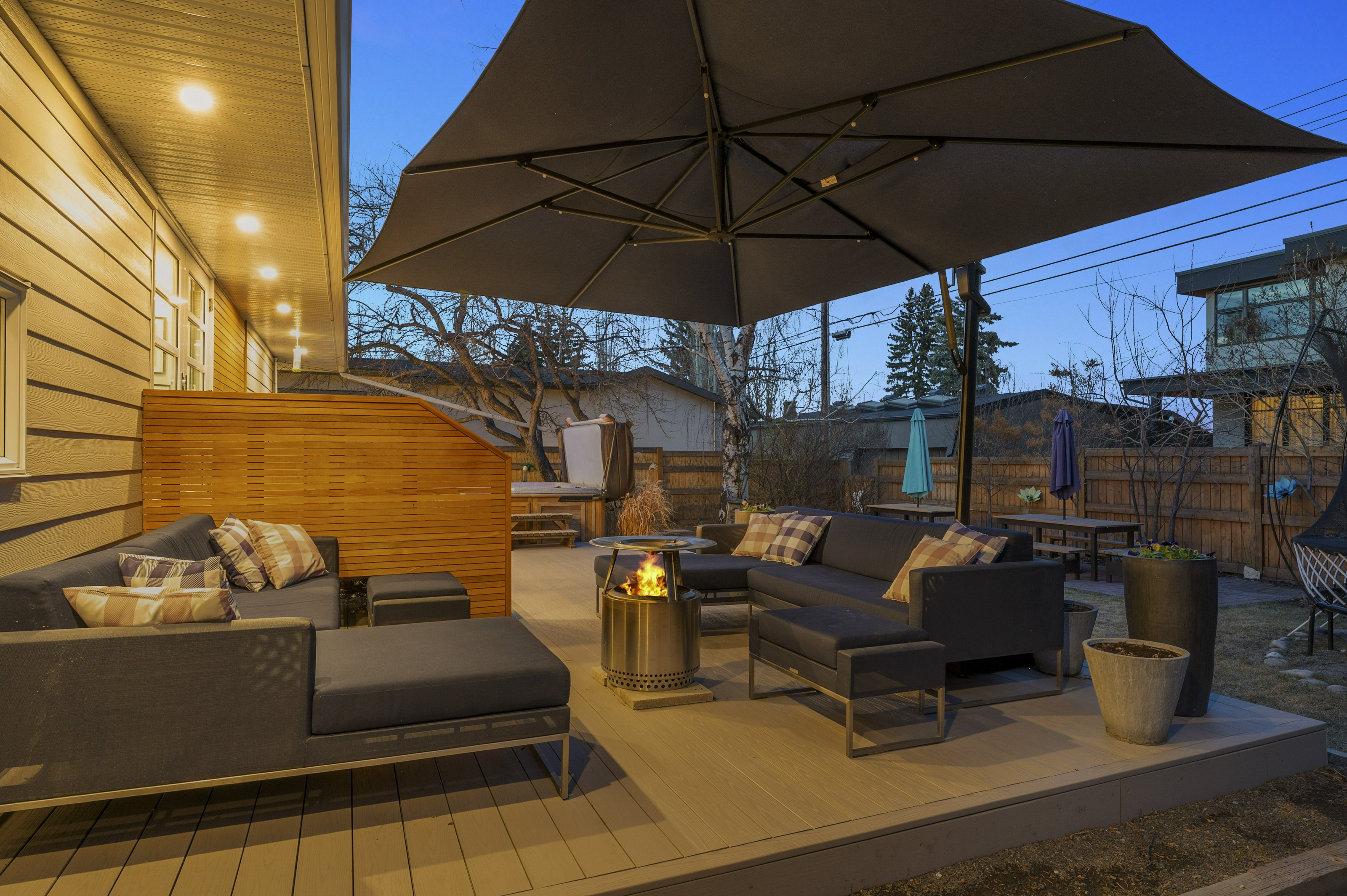 Back Deck Fire Lounge